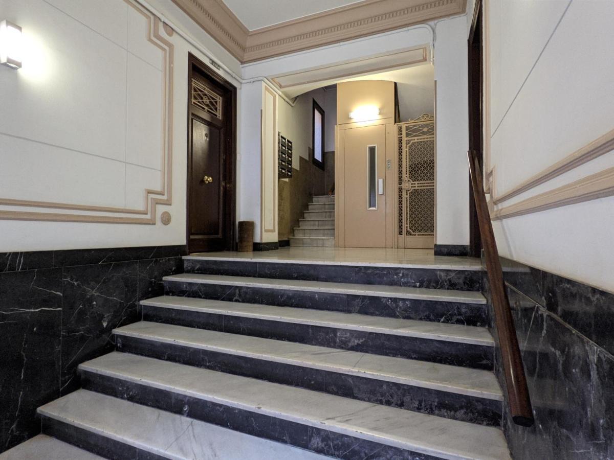Classbedroom Park Gueell Apartment Barcelona Bagian luar foto