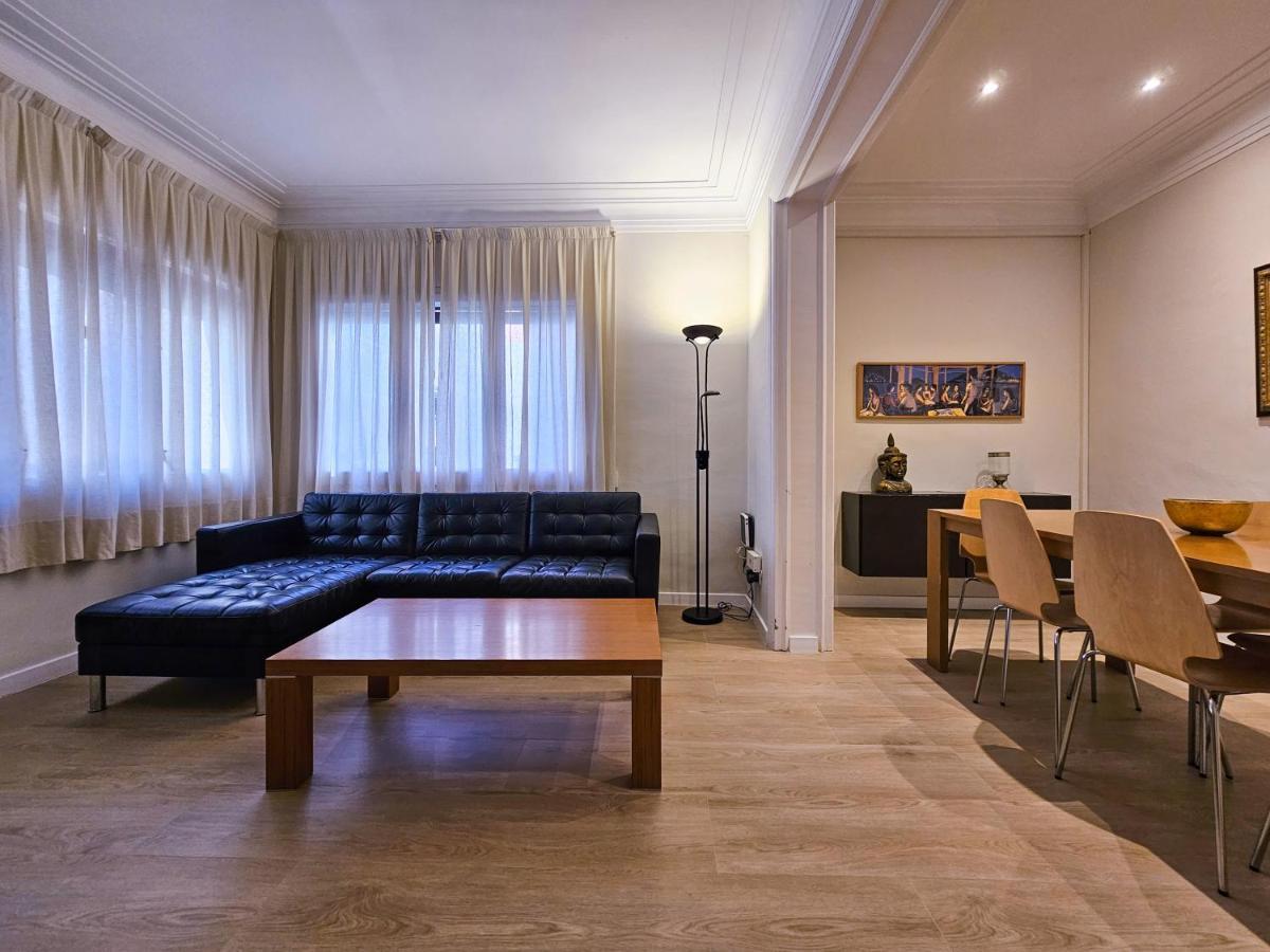 Classbedroom Park Gueell Apartment Barcelona Bagian luar foto