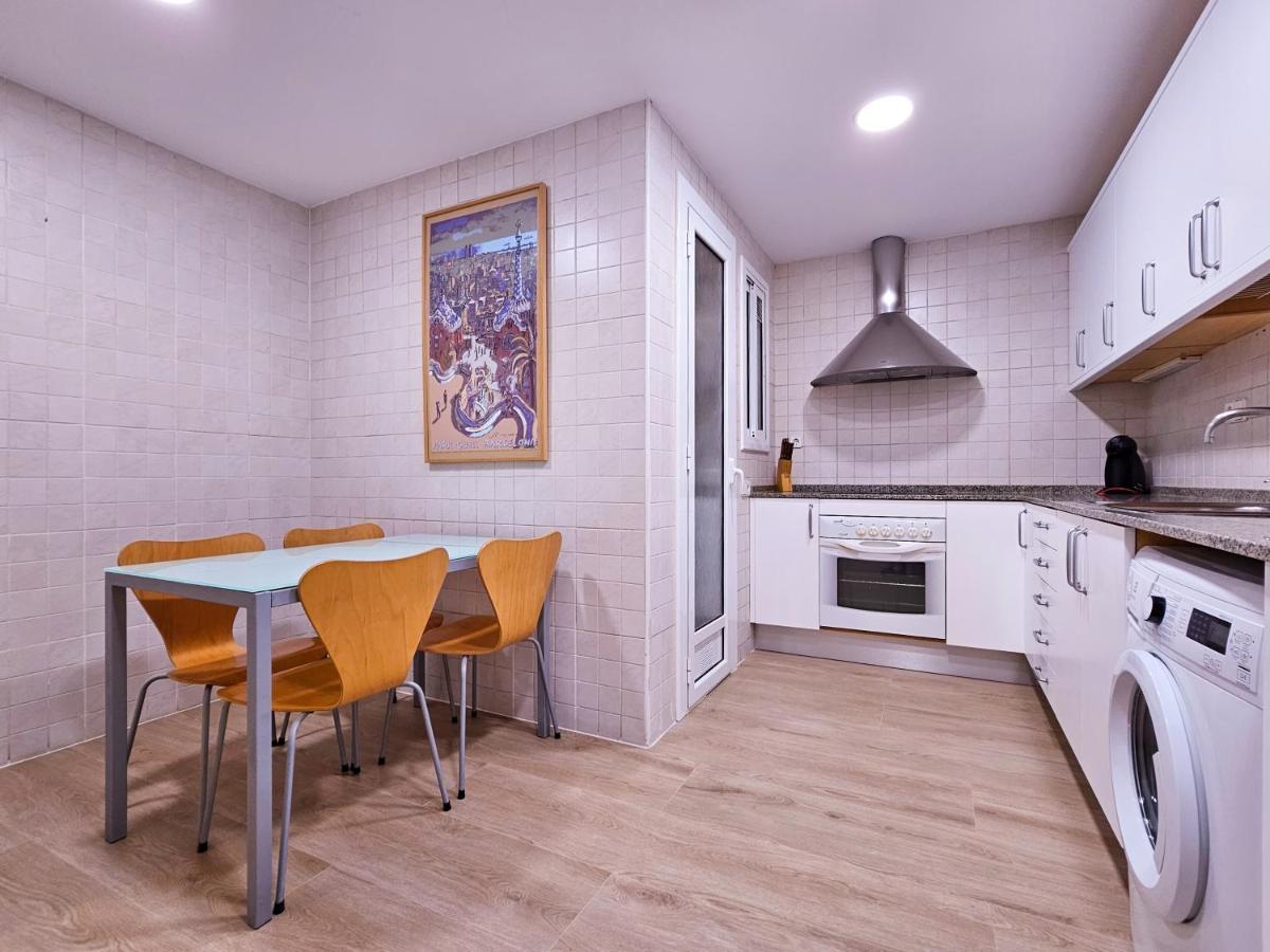 Classbedroom Park Gueell Apartment Barcelona Bagian luar foto
