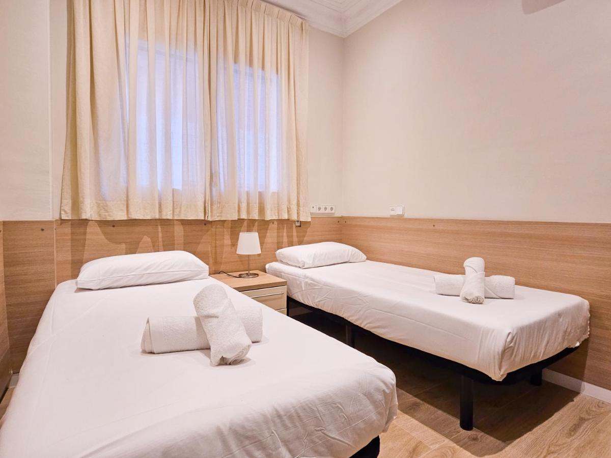 Classbedroom Park Gueell Apartment Barcelona Bagian luar foto