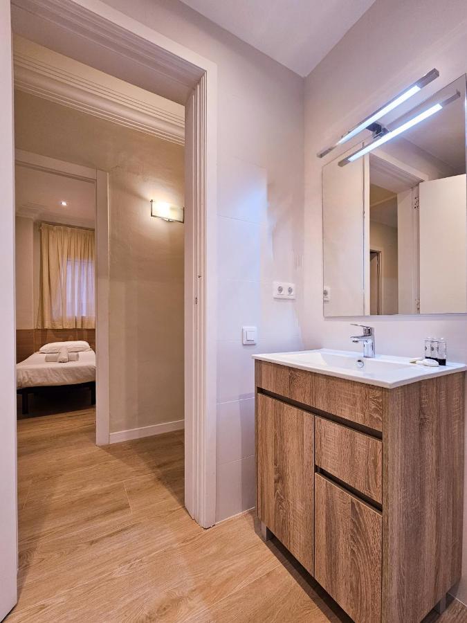 Classbedroom Park Gueell Apartment Barcelona Bagian luar foto